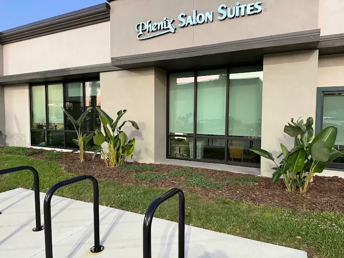 Front of the Phenix Salon Suites building in Venice, Florida, home of Eternal MedSpa Venice in Suite 110